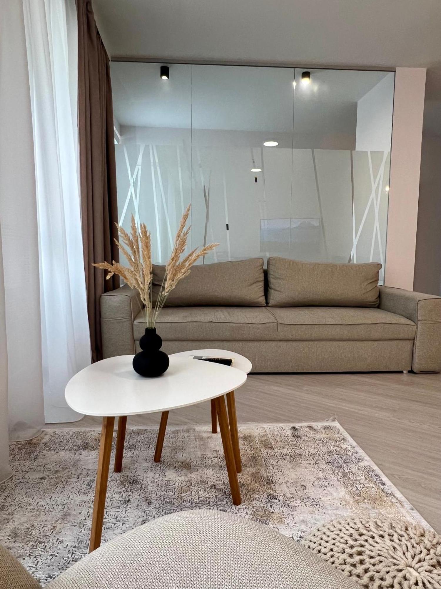 Skau Piano Family & Business Apartment Free Parking 브라티슬라바 외부 사진