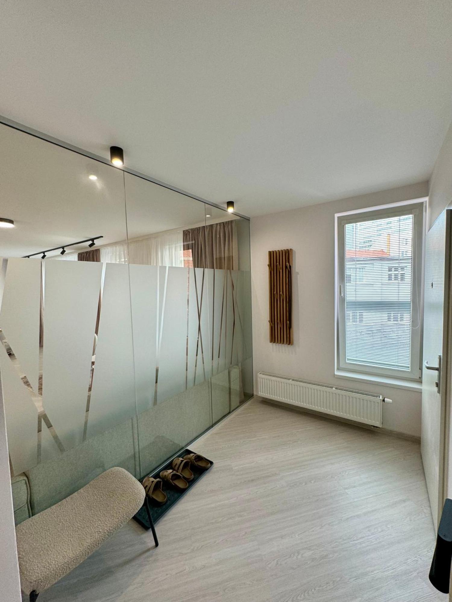 Skau Piano Family & Business Apartment Free Parking 브라티슬라바 외부 사진